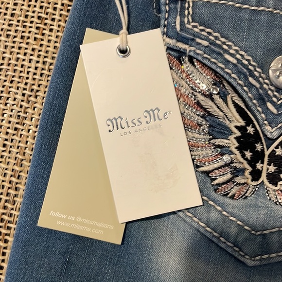 Miss Me Mid-Rise American Angel Denim Shorts Size 30, NWT - Picture 10 of 15